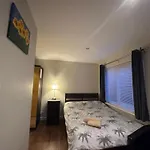 Studio-2 Staines,Heathrow, London-Own Entrance